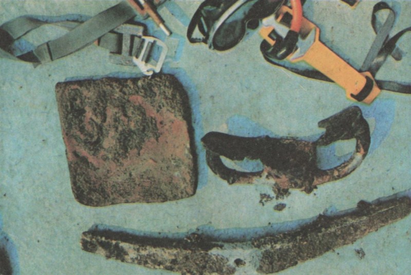 Оловен щок и покривна керамика от „Деня хикс“ при нос Свети Атанас sinija_prag_oloven_shtok_i_pokrivna_keramika.jpg