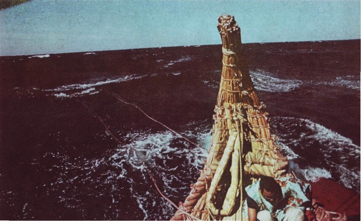 49. С две плаващи котви дрейфуваме на юг покрай африканския бряг без платно и кърмови весла. drejfuvane.jpg