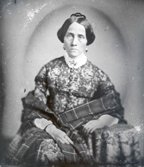 Елмира Ройстер, овдовялата Шелтън sheltan_widow.png