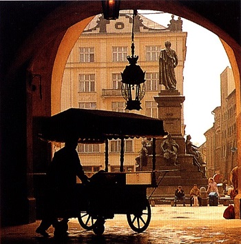 Историята на Пазарния площад в Краков започва още в Средновековието. 234_krakov.jpg