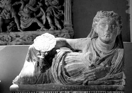 Етруски саркофаг. Етруската култура била необичайна за древността с почитта, оказвана на жените. 148_sarkofag.jpg